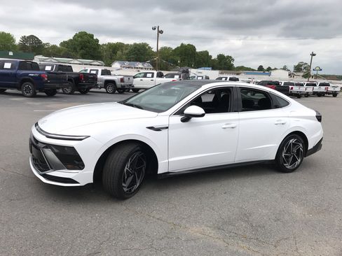 Used 2025 Hyundai Sonata SEL image 2