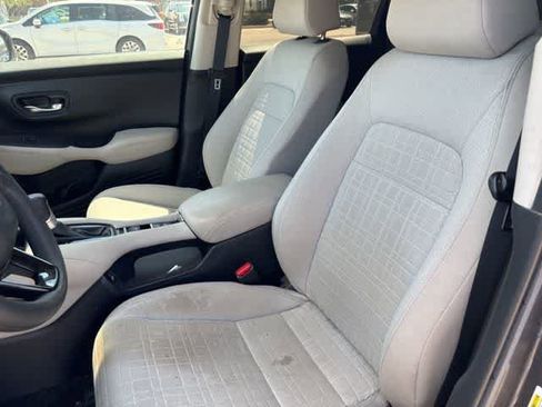 Used 2023 Honda HR-V LX image 11