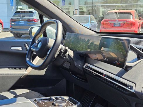 Used 2025 BMW iX xDrive50 image 12