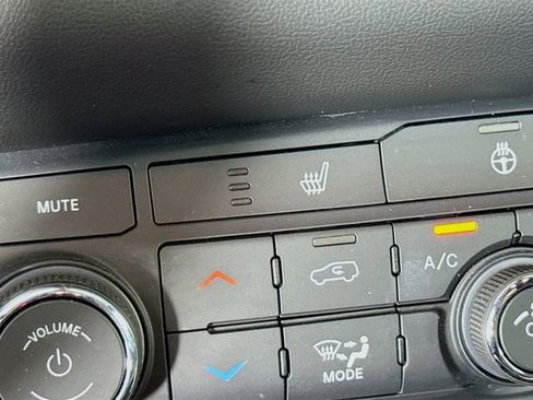 Used 2025 Dodge Durango GT AWD/4WD image 21