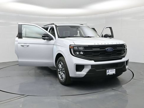 Used 2025 Ford Expedition Max Active AWD/4WD image 38