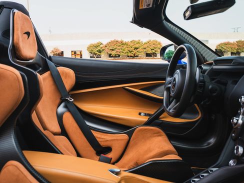 Used 2022 McLaren 765LT RWD image 60