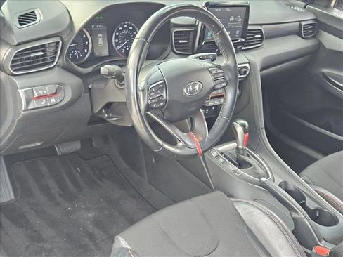 Used 2019 Hyundai Veloster 2.0 Premium image 10