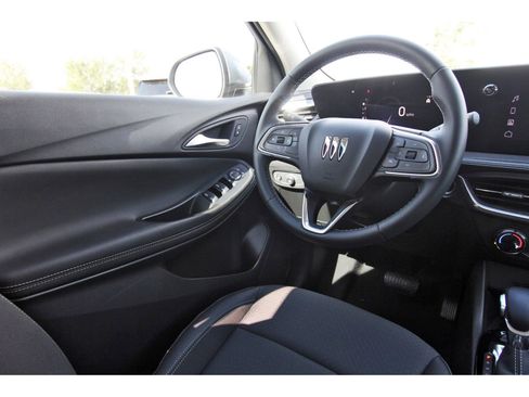 Used 2024 Buick Encore GX Preferred image 11