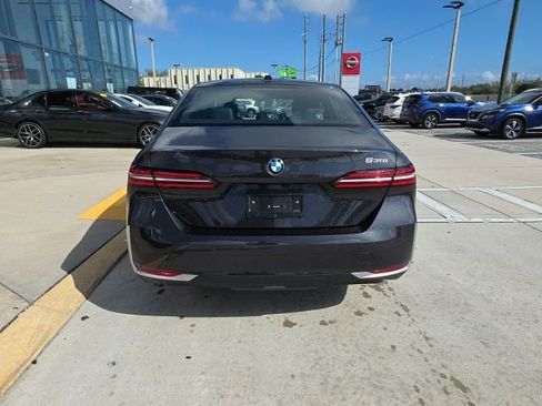 Used 2025 BMW 530i image 5