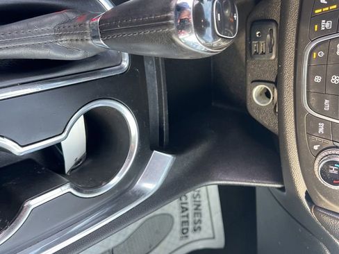 Used 2020 Chevrolet Traverse LT w/ LT Premium Package image 18