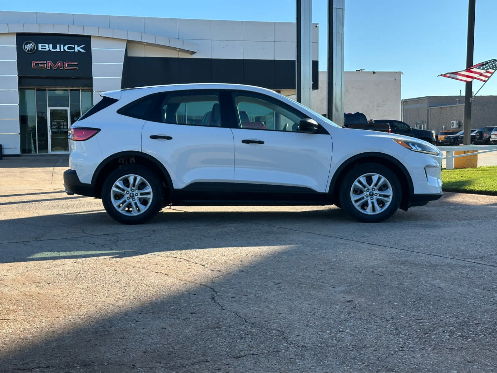 Used 2022 Ford Escape S FWD image 4
