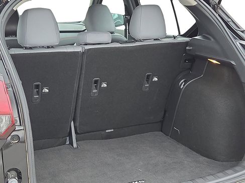 Used 2024 Nissan Kicks SR w/ SR Premium Package image 9