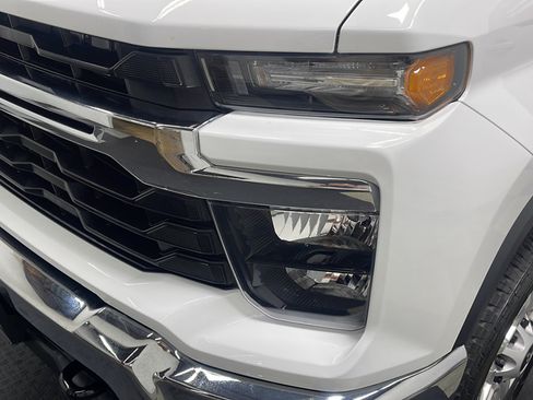 Used 2025 Chevrolet Silverado 2500 LT w/ Convenience Package AWD/4WD image 26