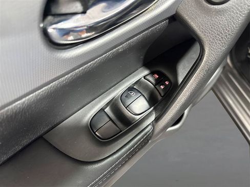 Used 2020 Nissan Rogue Sport SL w/ Premium Package AWD/4WD image 33