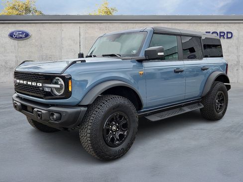 Used 2025 Ford Bronco Badlands AWD/4WD image 3