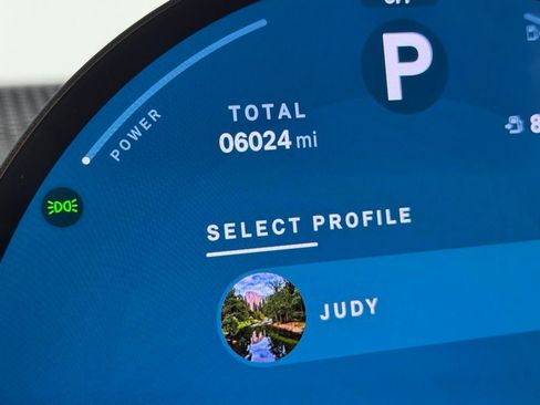 Used 2025 MINI Cooper Countryman S w/ Comfort Package Max image 15