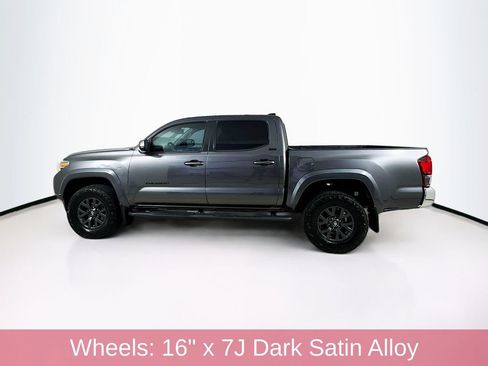 Used 2020 Toyota Tacoma SR5 RWD image 4