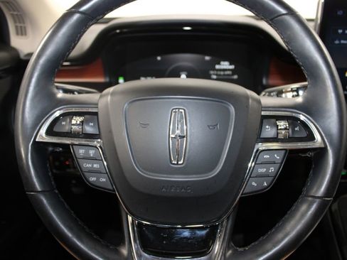 Used 2022 Lincoln Nautilus Reserve w/ Monochromatic Package image 36