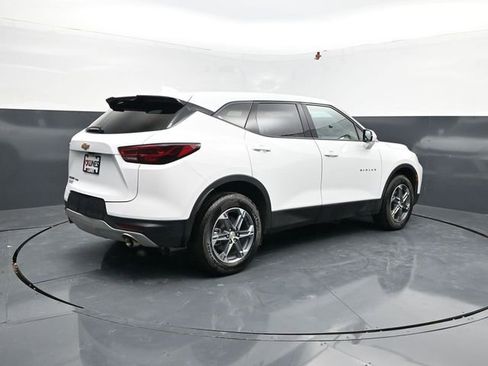 Used 2025 Chevrolet Blazer LT AWD/4WD image 9