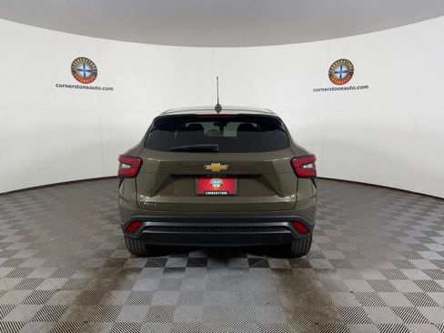 Used 2024 Chevrolet Trax LS FWD image 19