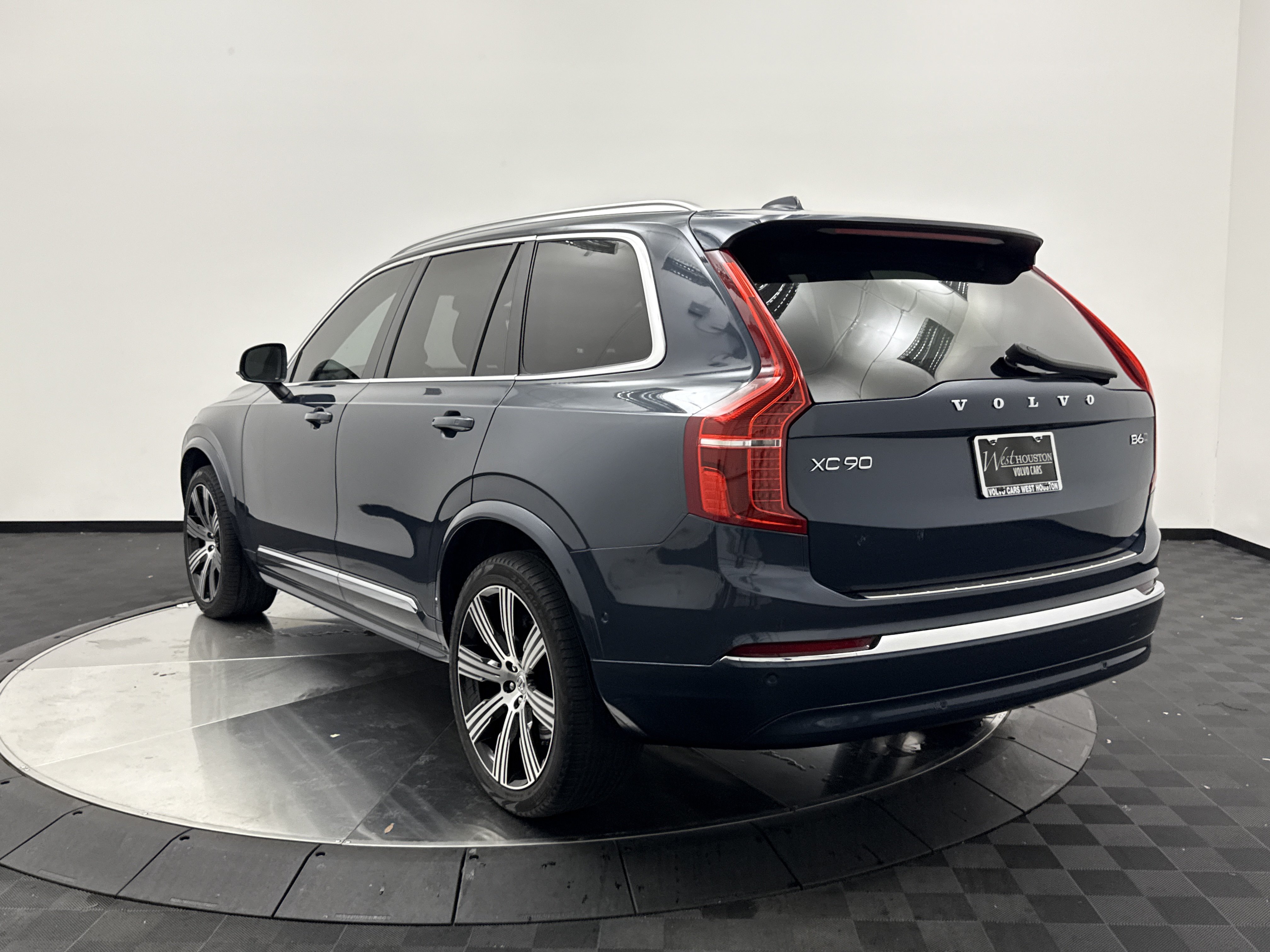 Certified 2024 Volvo XC90 B6 Plus w/ Protection Package Premier AWD/4WD image 5