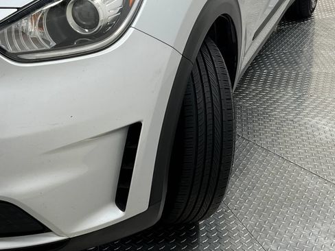 Used 2019 Kia Niro LX FWD image 36