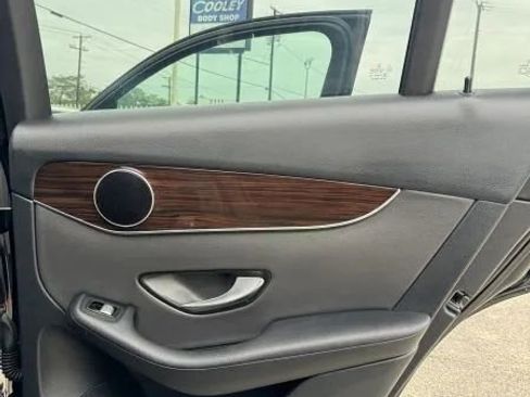 Used 2020 Mercedes-Benz GLC 300 4MATIC Coupe image 27