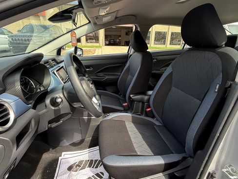 Used 2025 Nissan Versa SV image 10