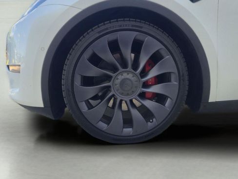 Used 2022 Tesla Model Y Performance AWD/4WD image 12
