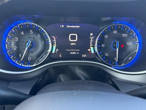 Used 2022 Chrysler Pacifica Touring-L FWD image 29