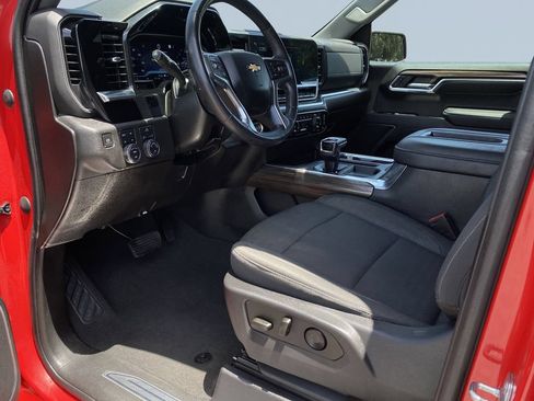 Used 2022 Chevrolet Silverado 1500 LT w/ Z71 Off-Road Package AWD/4WD image 10