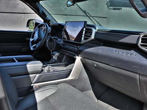 Used 2025 Toyota Tundra SR5 w/ SR5 Premium Package AWD/4WD image 9