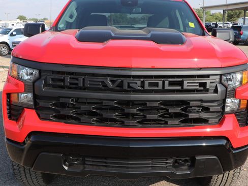 New 2026 Chevrolet Silverado 1500 Custom Trail Boss w/ Turbomax Blackout Package image 2