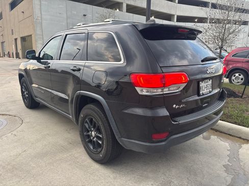 Used 2019 Jeep Grand Cherokee Laredo RWD image 5