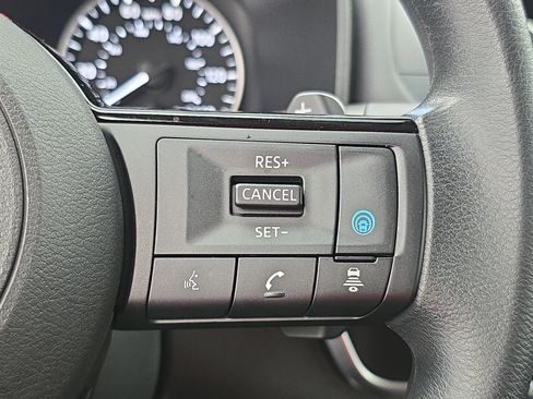 Certified 2023 Nissan Rogue SV FWD image 17