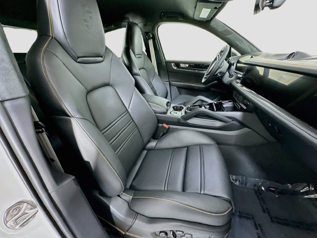 New 2026 Porsche Cayenne Turbo GT AWD/4WD image 29
