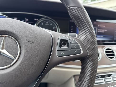 Used 2018 Mercedes-Benz E 300 4MATIC w/ Premium 1 Package image 28