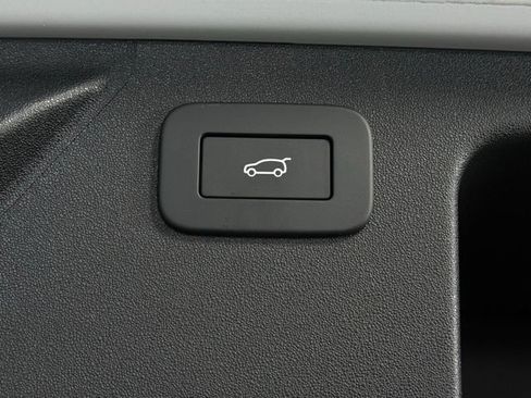 Certified 2025 Land Rover Discovery Sport S AWD/4WD image 15
