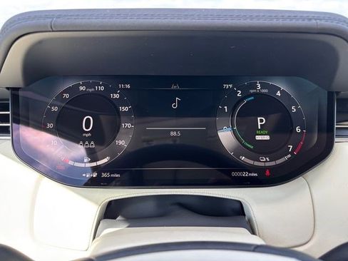 New 2026 Land Rover Range Rover SE image 16