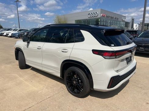 New 2026 Volkswagen Tiguan SE R-Line AWD/4WD image 4