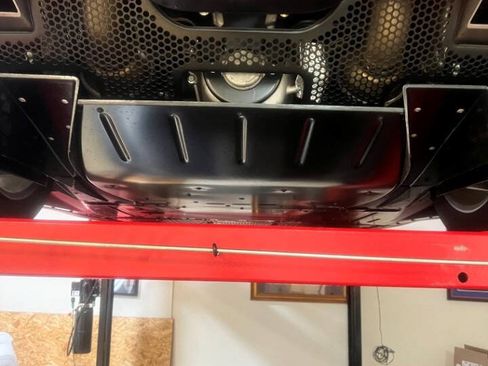 Used 2005 Ford GT RWD image 44