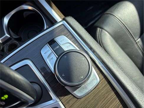 Used 2019 BMW 740i image 37