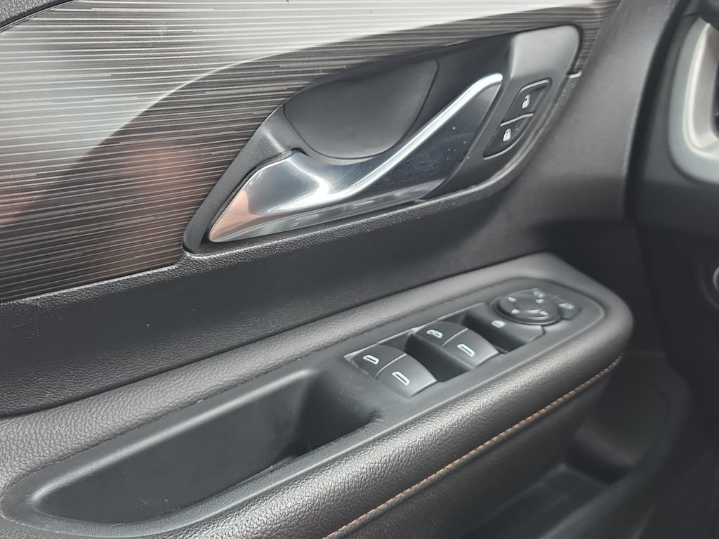 Used 2019 GMC Terrain SLT FWD image 11