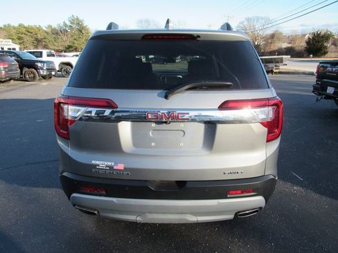 Used 2023 GMC Acadia SLT w/ Preferred Package image 4