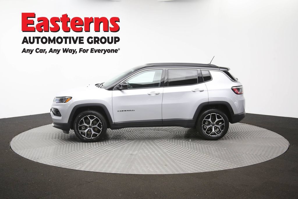 Used 2025 Jeep Compass Limited AWD/4WD image 59