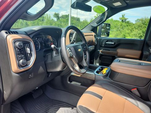 Used 2022 Chevrolet Silverado 2500 High Country w/ Safety Package II AWD/4WD image 18