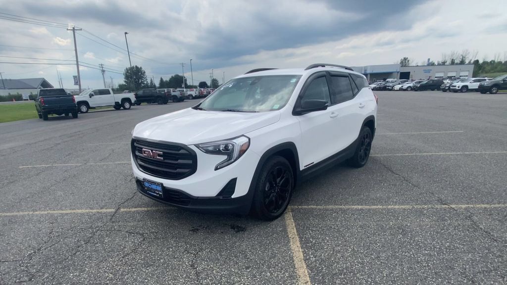 Used 2020 GMC Terrain SLE w/ Driver Convenience Package AWD/4WD image 4