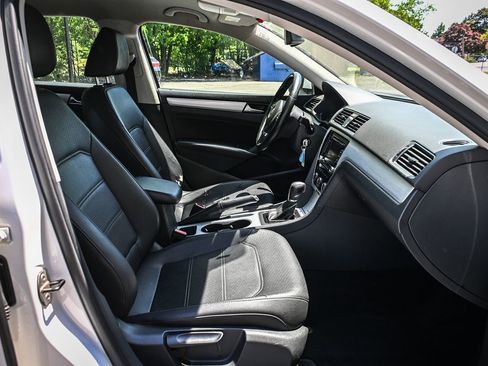 Used 2013 Volkswagen Passat 2.5 SE FWD image 16