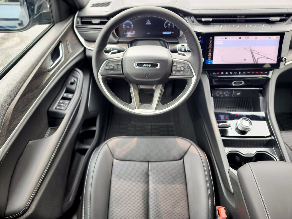 New 2026 Jeep Grand Cherokee Limited AWD/4WD image 13