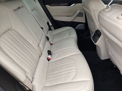 Used 2019 Maserati Levante GranLusso AWD/4WD image 29