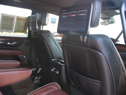 Used 2023 GMC Yukon Denali Ultimate w/ LPO, Floor Liner Package AWD/4WD image 37