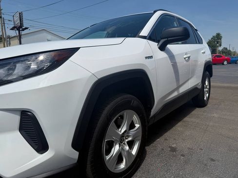 Used 2021 Toyota RAV4 LE AWD/4WD image 9