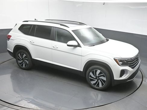 New 2026 Volkswagen Atlas SE image 40