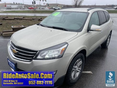 Used 2016 Chevrolet Traverse LT image 1